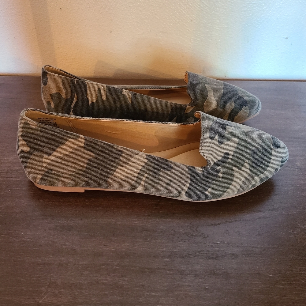 COCONUTS BY MATISSE CAMO FLATS